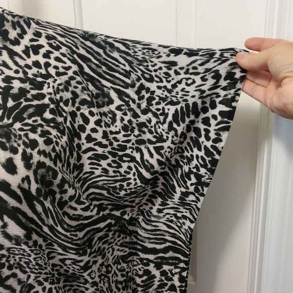 NWT Michael Michael Kors Animal Print Blouse Size L/XL, Ret. $98 - Picture 3 of 10